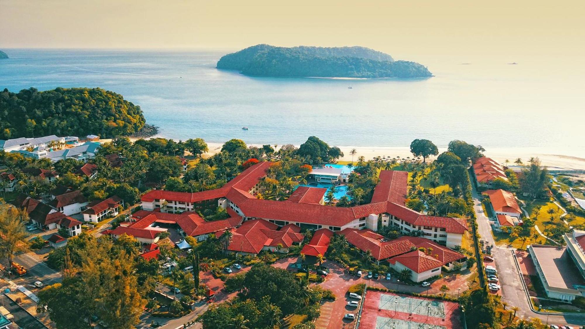 Holiday Villa Resort & Beachclub Langkawi Pantai Cenang Kültér fotó